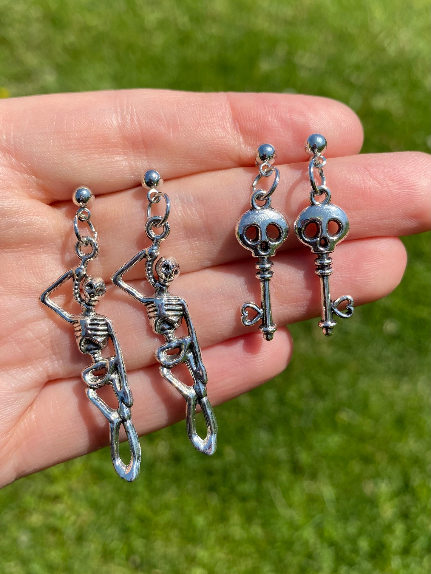 Skeleton Studs